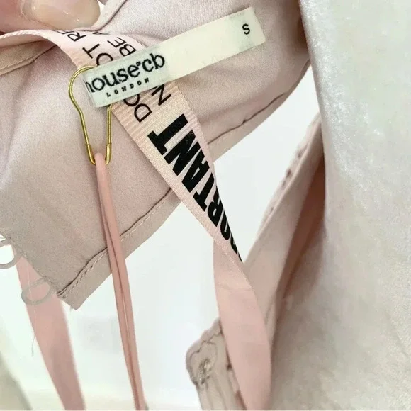 House of CB Lace Cutout Body Con Dress in Crystal Pale Pink Size S NWT - Picture 13 of 15